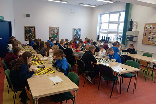 SP 9 Mistrzem Konina w warcabach klasycznych w ID oraz IMS